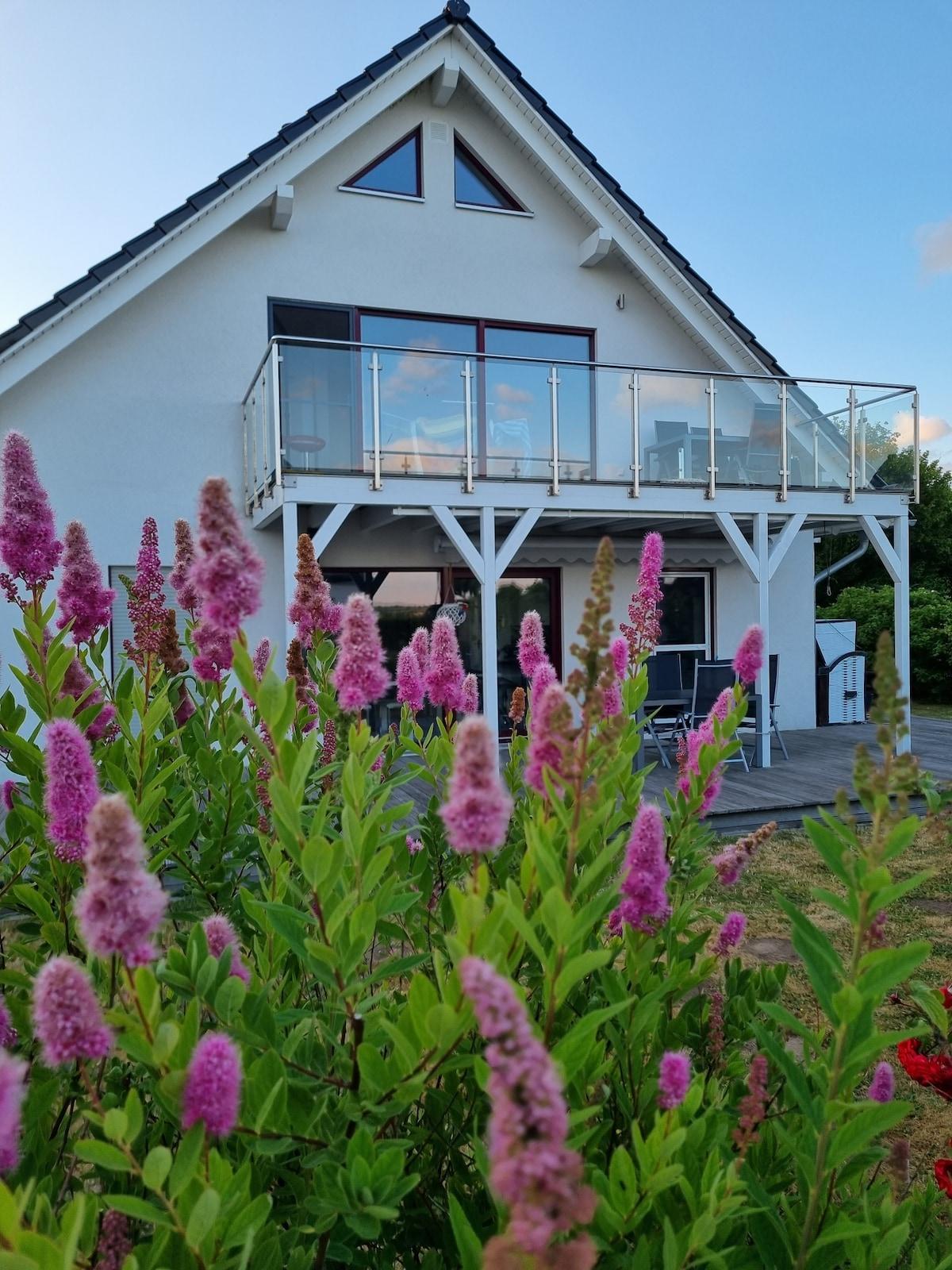 Haus mit Hortensien