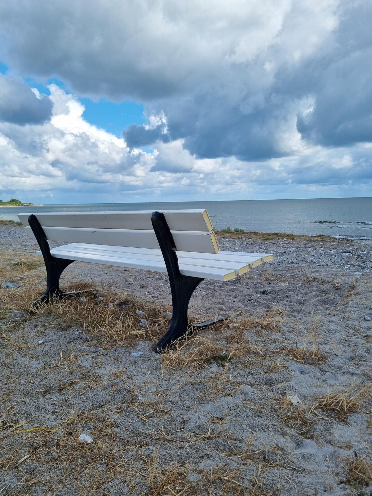 Bank am Strand